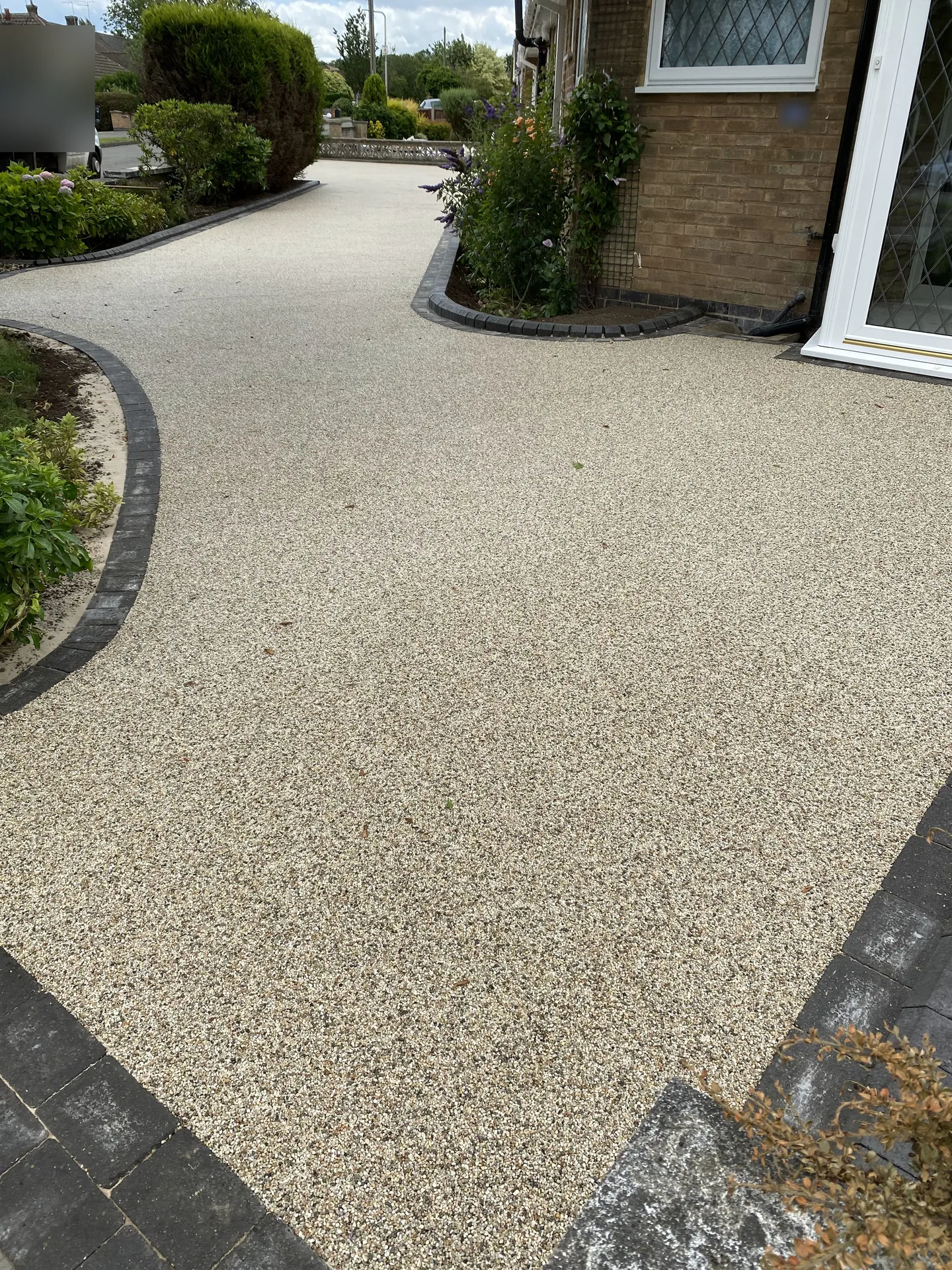 Resin-bound driveway completed by PaveForce Driveways