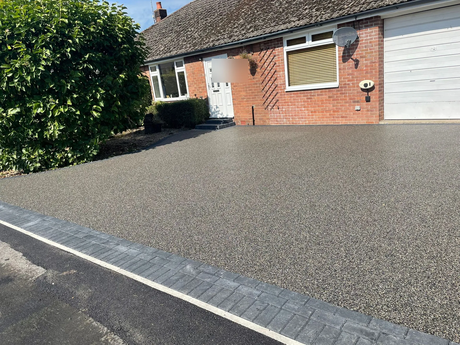 Resin-bound driveway completed by PaveForce Driveways