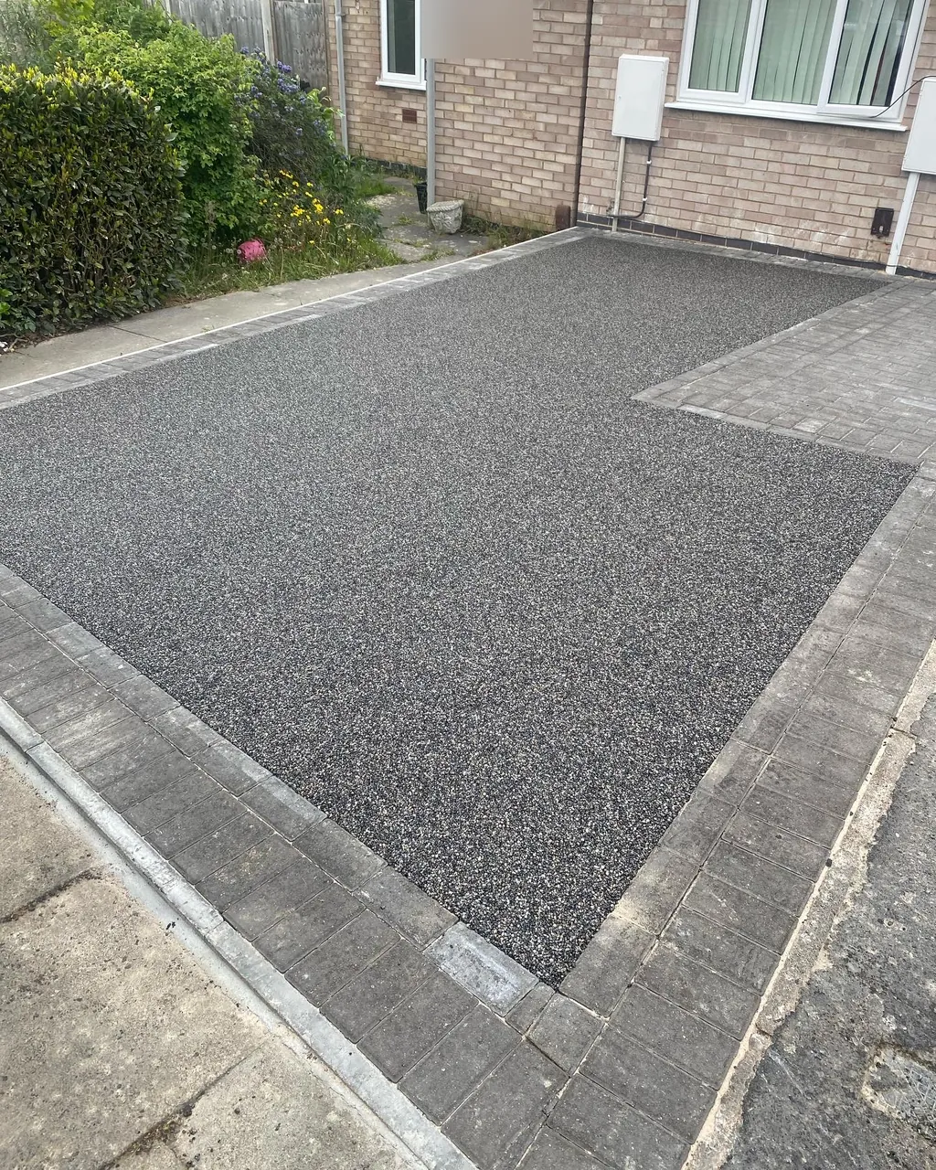 Resin-bound driveway completed by PaveForce Driveways